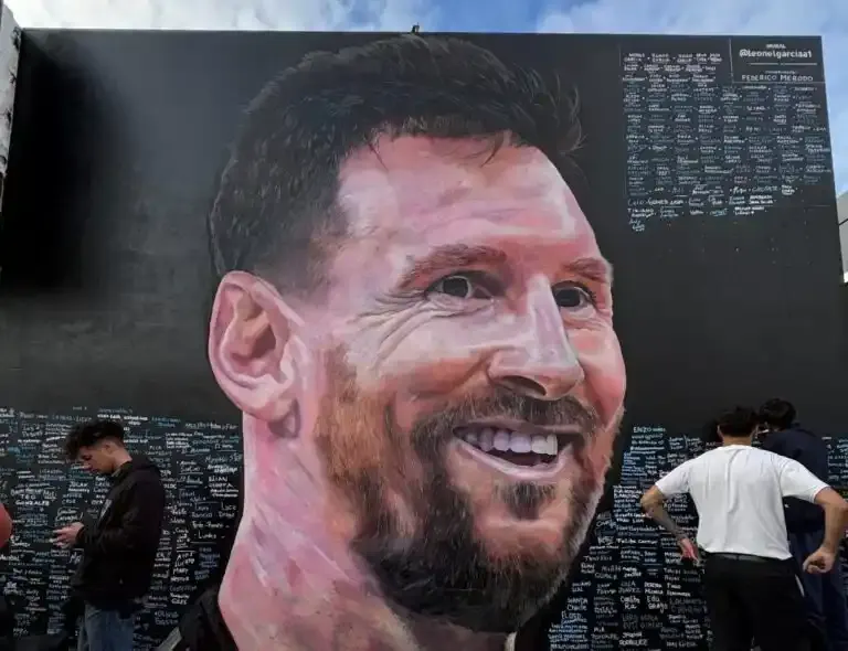 Messi agradece mural en Argentina y emociona a sus creadores