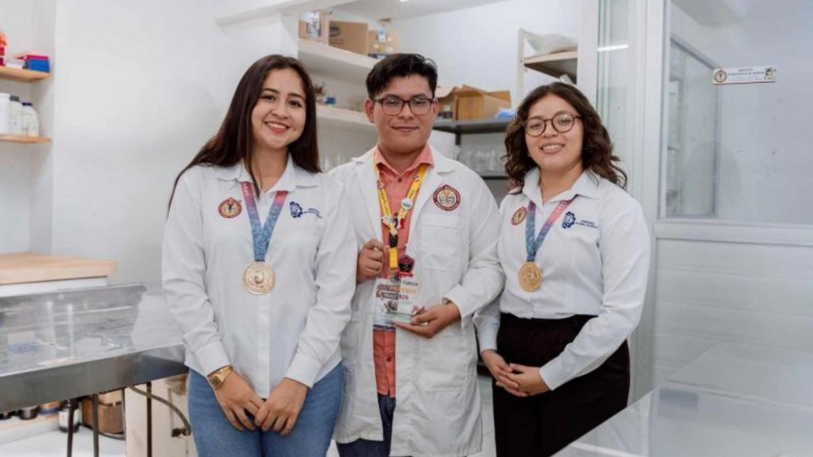 Estudiantes de Mérida ganan medalla de oro en Túnez