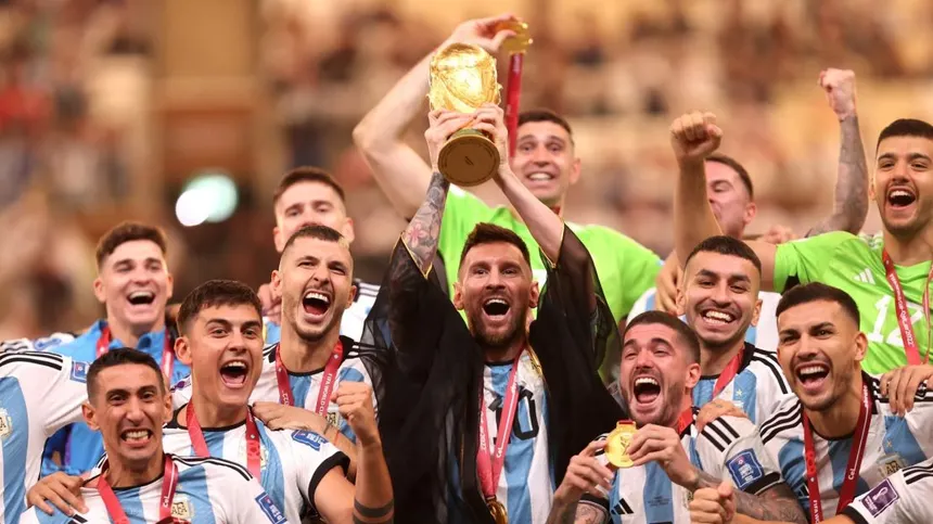 Messi brilló a los 35 años y condujo a Argentina a su tercera estrella mundial
