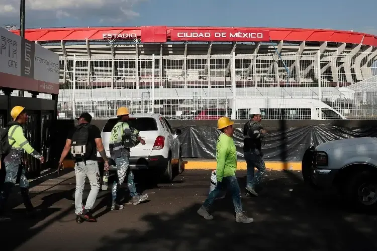 Caos vial rodea al Azteca en el arranque del Mundial
