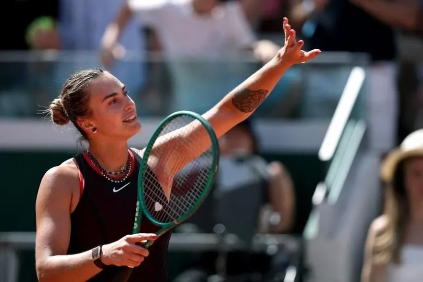 Sabalenka elimina a Osaka y avanza a cuartos de final en Roland Garros