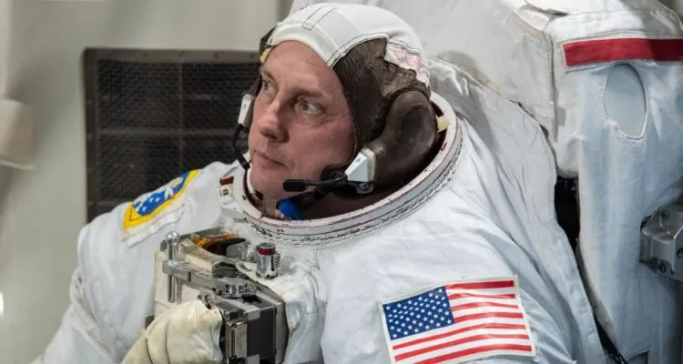 Astronauta perdió el habla en el espacio y preocupa a científicos