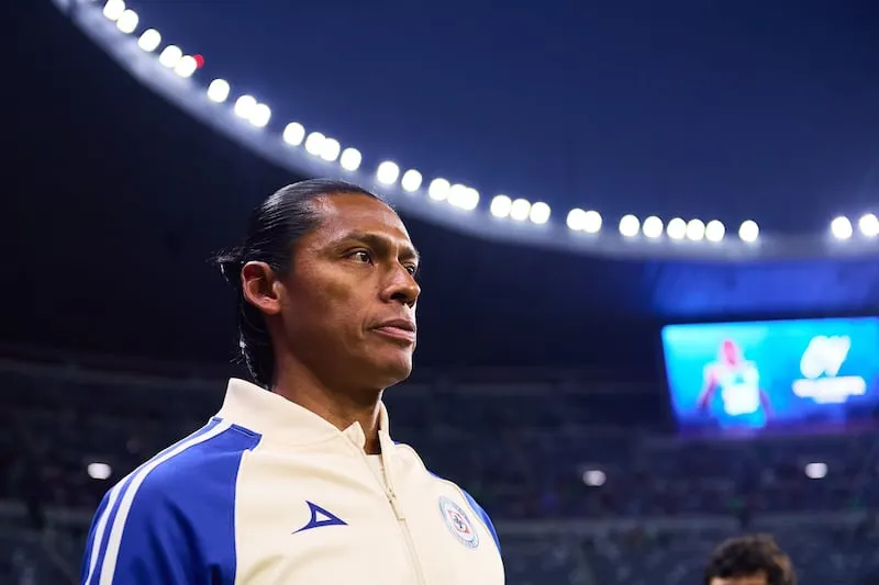 Huiqui aún no firma su renovación con Cruz Azul