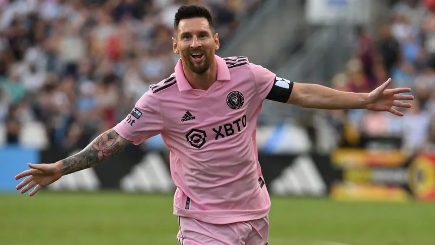 El genio de Messi devuelve protagonismo al futbol