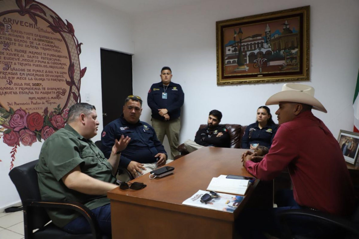 Suman esfuerzos autoridades para el control de incendio forestal en Arivechi