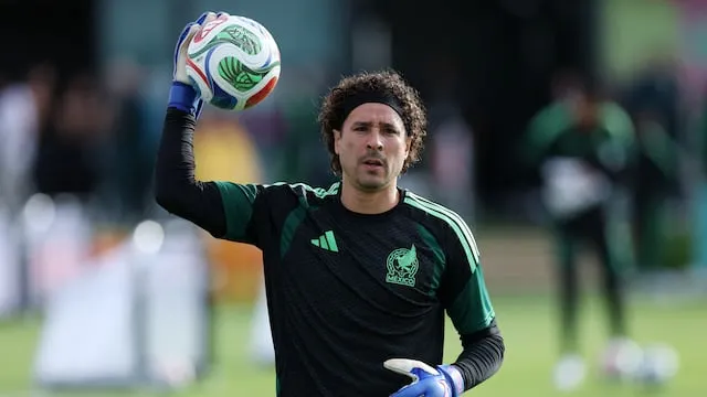 Memo Ochoa apunta a jugar ante Chequia