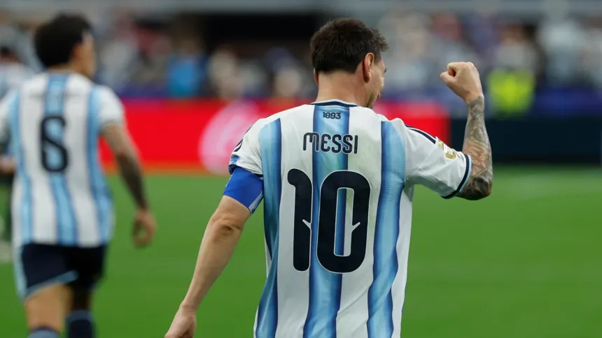 Messi agranda su leyenda con otro récord mundialista