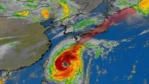 Tifón Jangmi obliga evacuaciones y cancela vuelos en Japón
