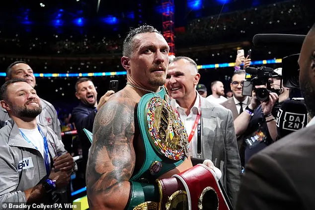 Usyk renuncia a sus títulos mundiales de peso pesado