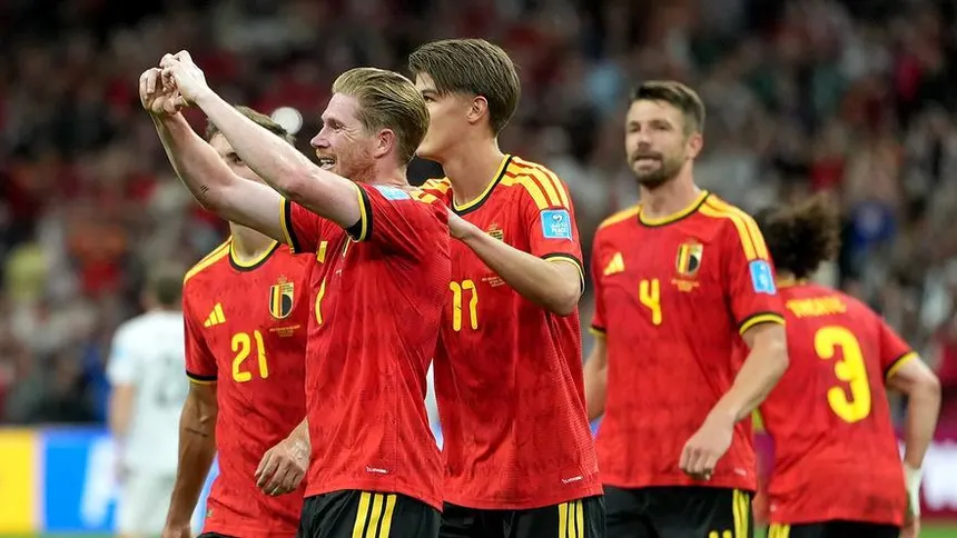 Bélgica golea y avanza como líder del Grupo G