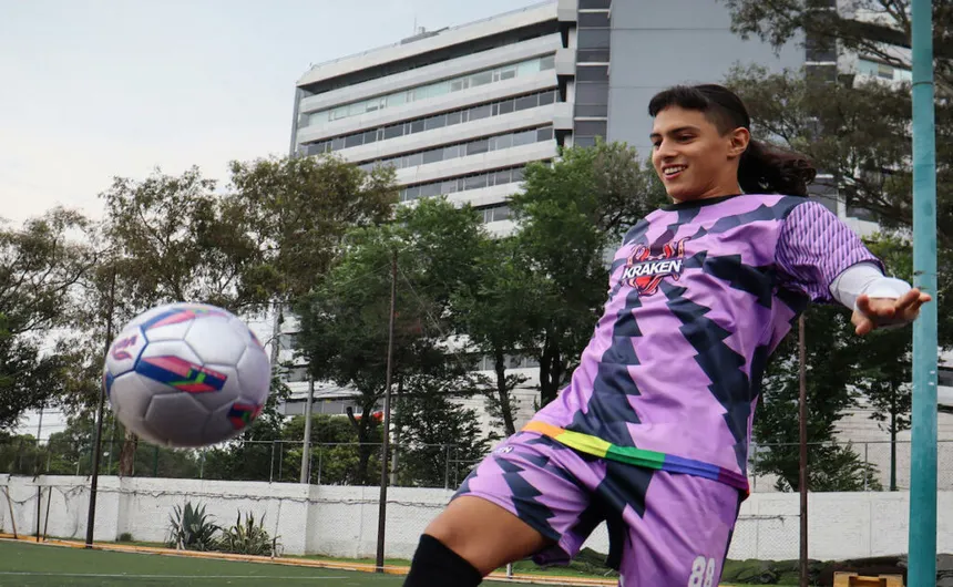 Futbolistas LGBTQ+ cuestionan promesas de inclusión