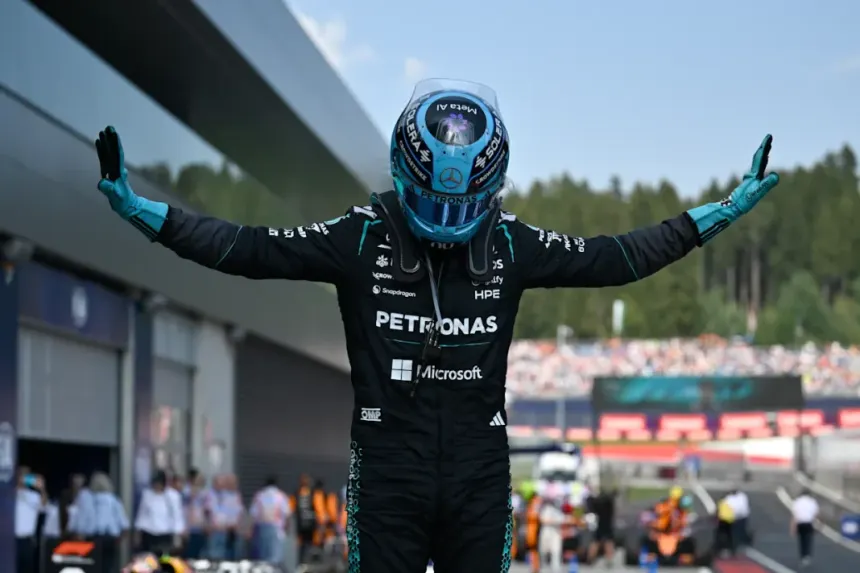 Russell conquista el GP de Austria; Checo abandona