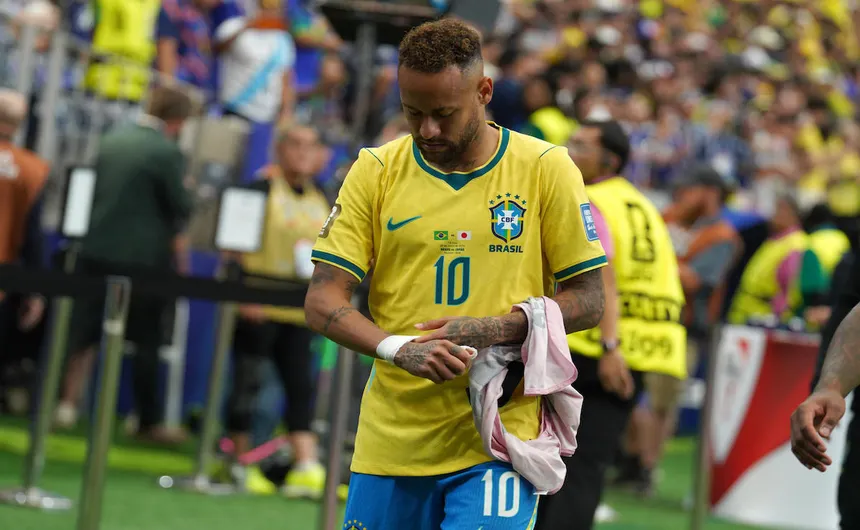 Neymar responde a economista por eliminar a Brasil