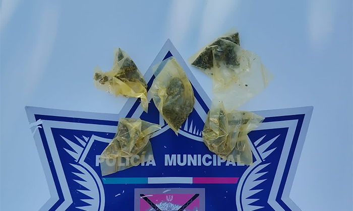 Sorprenden a joven “tiradora” con mariguana en la colonia San Benito