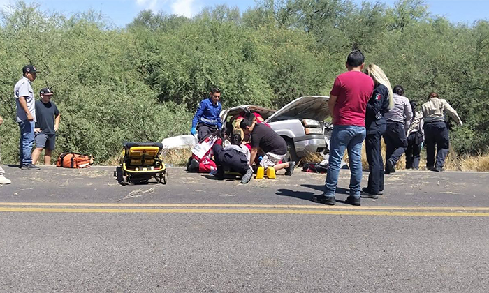 Muere conductor al volcarse en la carretera Hermosillo-Ures