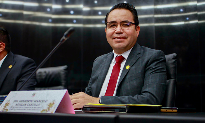 Seguirá Heriberto Aguilar como senador