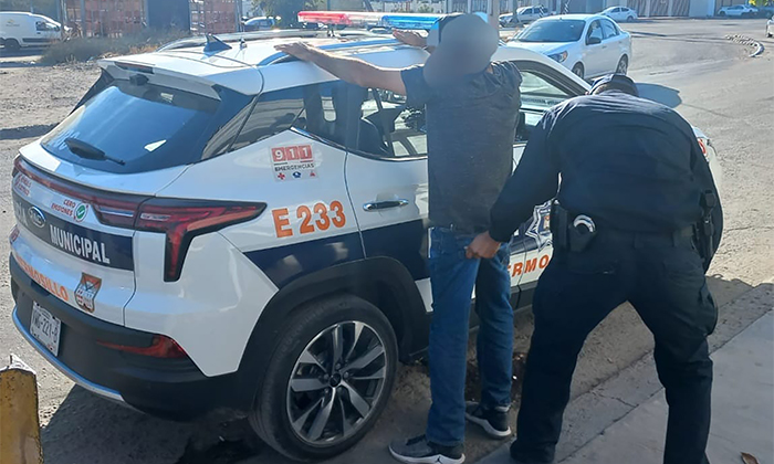Sorprenden a hampón tras robo en oficina en la colonia Villa de Seris