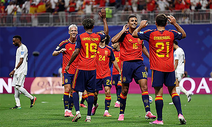 España derrota a Arabia Saudita por 4-0 en la Copa Mundial de Futbol
