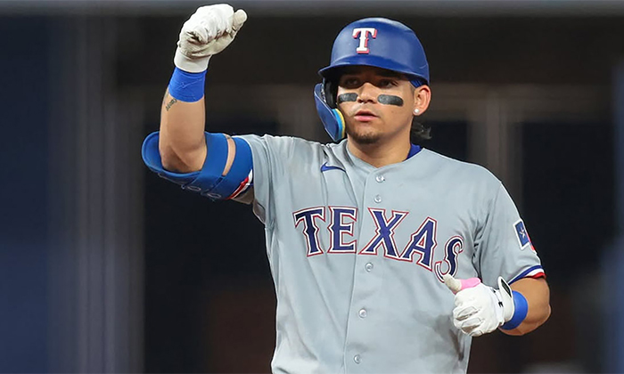 Mexicano Osuna da triunfo a Texas sobre Marlines