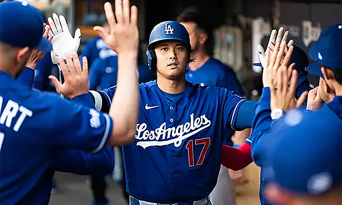 Dodgers vencen a domicilio a Mellizos con jonrones de Ohtani y Freeman