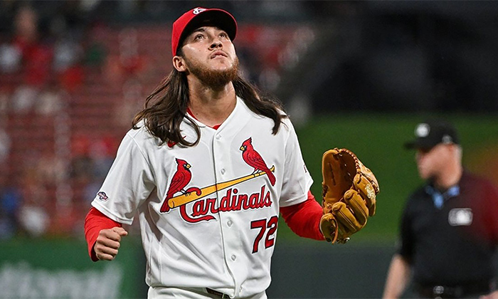 Cerveceros derrota 8-4 a Cardenales