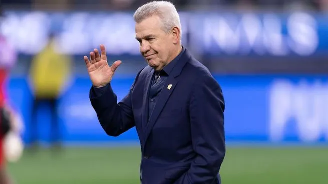 Javier Aguirre deja el Tri y desea éxito a Márquez