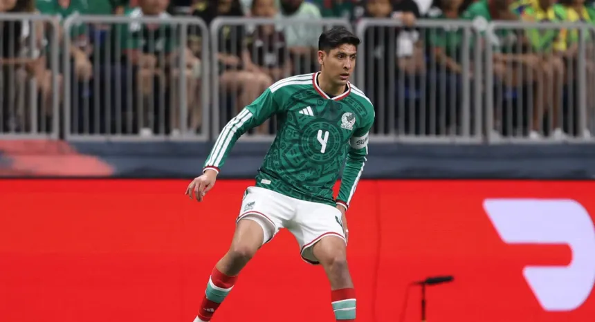 Jorge Sánchez defiende a Edson tras eliminación del Tri