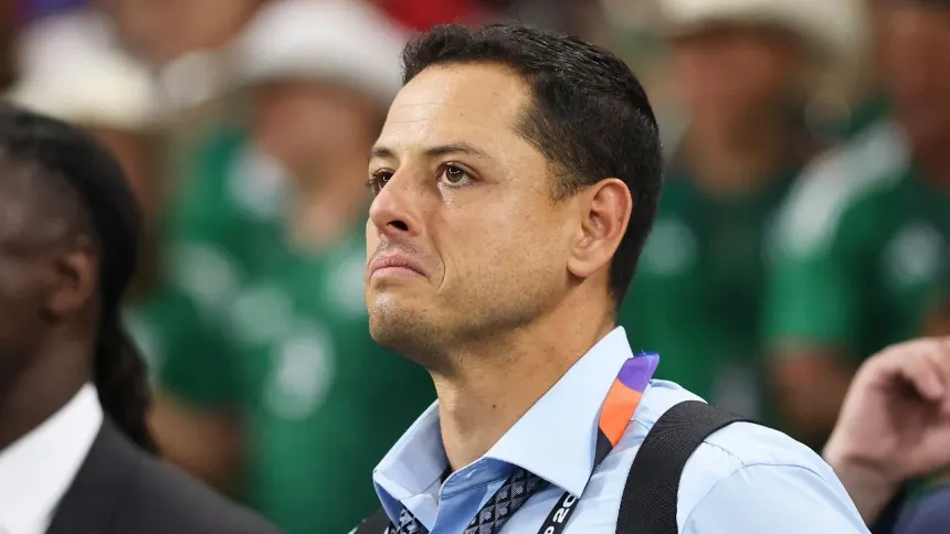 Chicharito rompe el silencio tras cruce con periodista