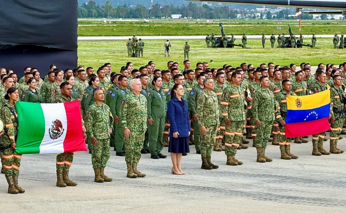 Presidenta Sheinbaum distingue a rescatistas del agrupamiento Yumare tras apoyo en Venezuela