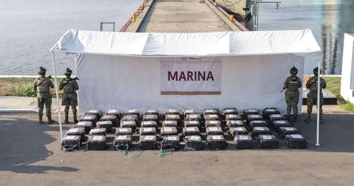 Marina asegura 1.5 toneladas de cocaína frente a costas de Chiapas