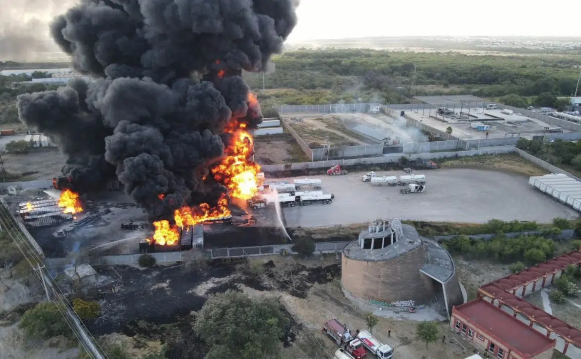 Incendio en empresa de Pesquería deja un muerto y tres lesionados