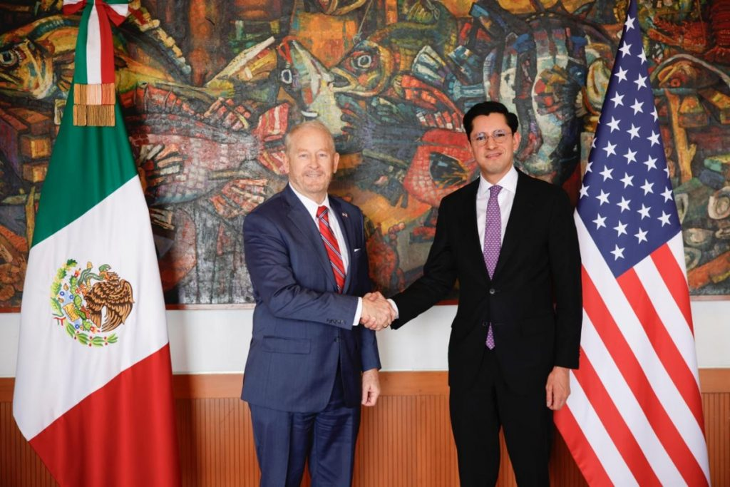 México destaca cooperación con EE.UU. durante ceremonia oficial