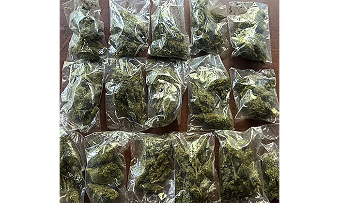 Aprehenden a tres vendedores de mariguana
