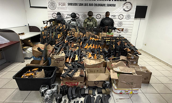 Aseguran enorme arsenal en San Luis Río Colorado