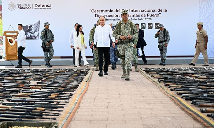 Encabeza gobernador destrucción de armas