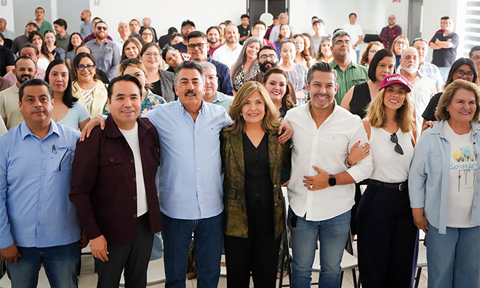 Exponen docentes retos de educación a Javier Lamarque en San Luis Río Colorado