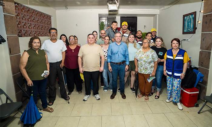 Escucha y atienda Omar del Valle a hermosillenses