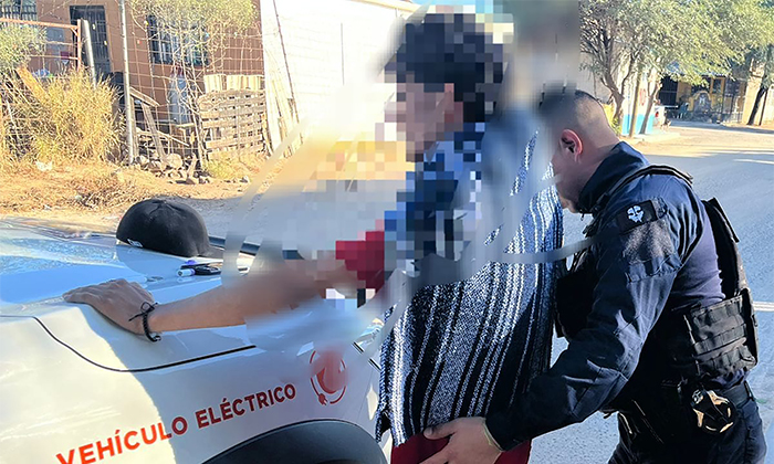 Detienen a presunto maleante armado en la colonia Puerta del Rey