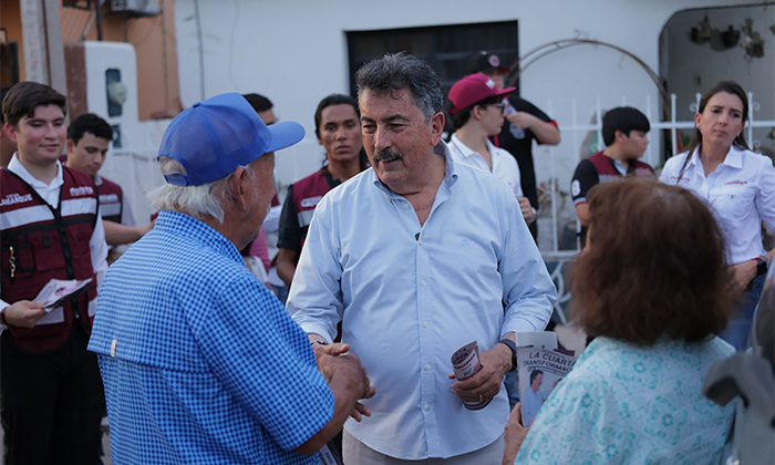 Fortalece Javier Lamarque diálogo con familias