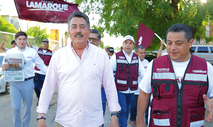 Camina Javier Lamarque por la Nuevo Hermosillo para dialogar con vecinos