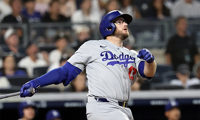 Dodgers visita a Yanquis y los derrota 2-1 con jonrón de Max Muncy