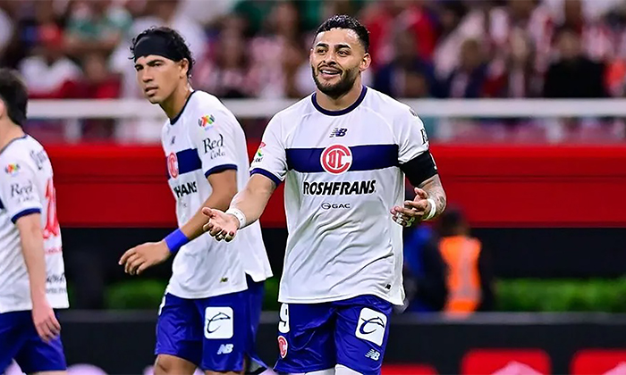  Toluca venció a Chivas por 2-1