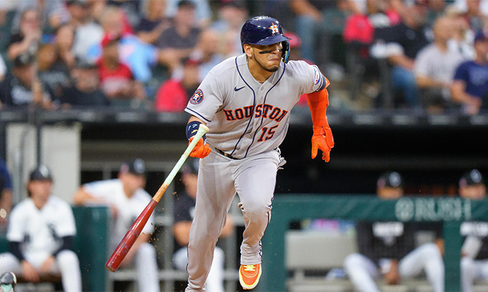 Sigue Isaac Paredes encendido con el madero