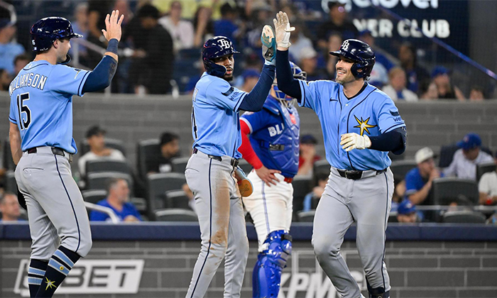Aplasta Rays a Toronto por 12-2 en su propia casa