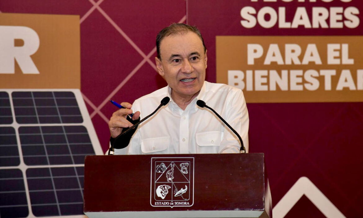 El gobernador Alfonso Durazo y la presidenta Claudia Sheinbaum benefician programa Techos Solares a hermosillenses