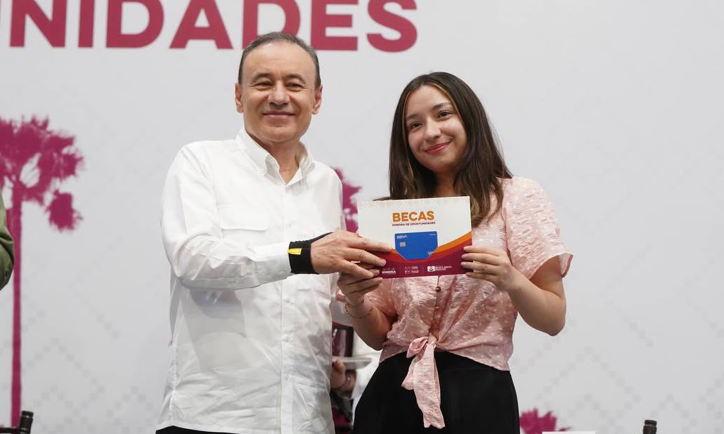 Becas garantizan permanencia universitaria:  Gobernador Alfonso Durazo