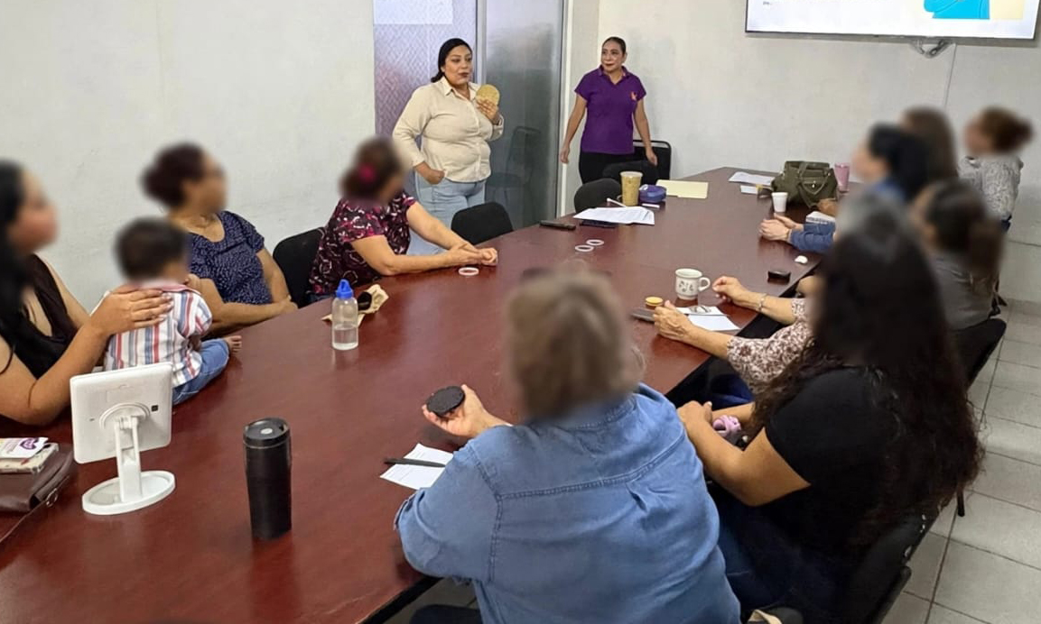 Dirección de Atención a la Mujer imparte taller “Reconstruyendo y Resignificando mi Vida”