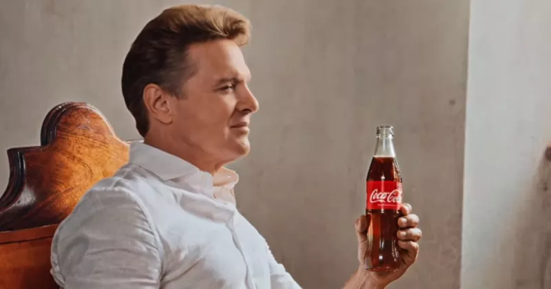 Luis Miguel reaparece con Coca-Cola y dedica un emotivo homenaje a México