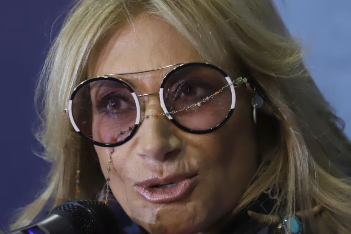 Adela Micha enfrenta críticas por reclutar jóvenes con programa del Gobierno