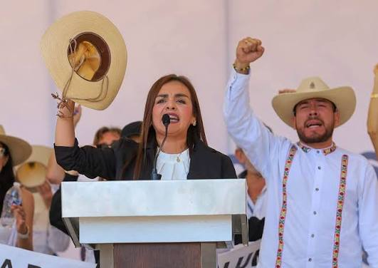 Grecia Quiroz exige justicia por Carlos Manzo en su informe